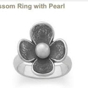 Retired James Avery Blossom Pearl Flower Ring